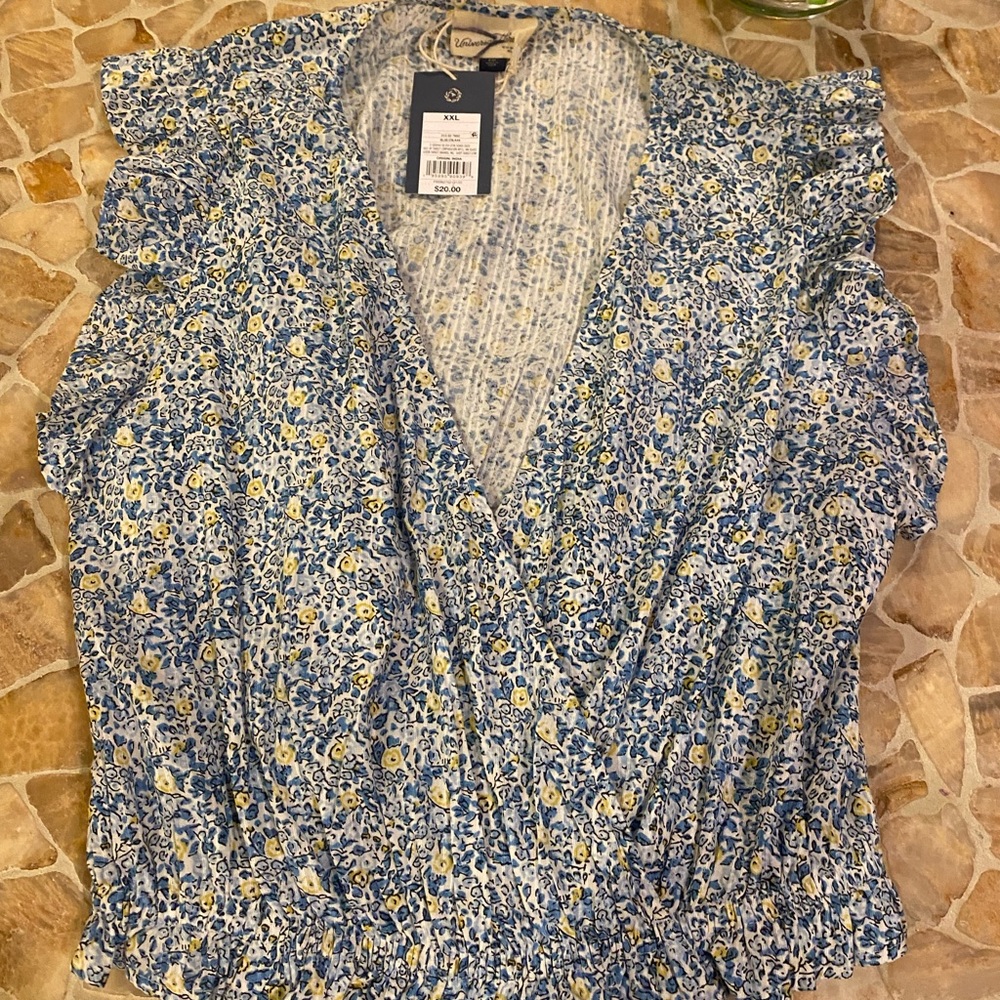 Universal Thread NWT Ruffle Floral Top XXL - Picture 5 of 6